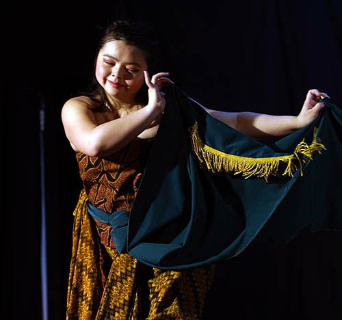 featured wayang wong